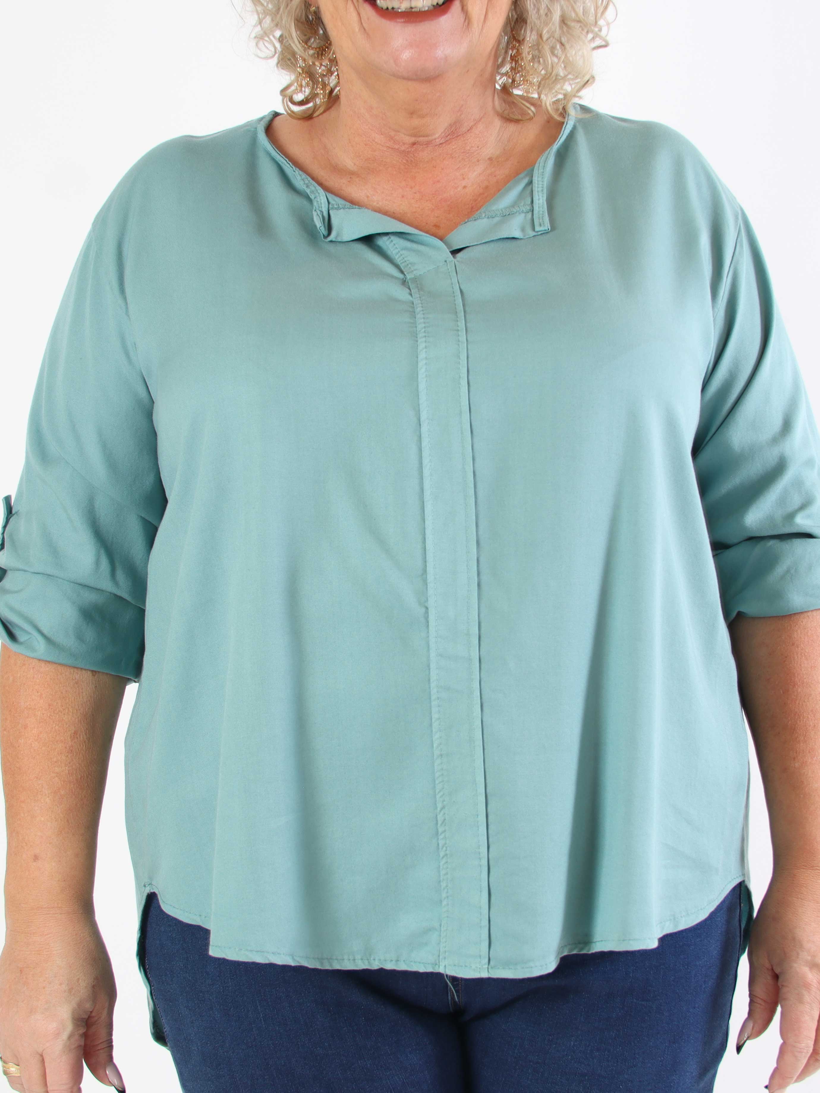 Emelda - Lätt enfärgad plus size skjorta i lyocell